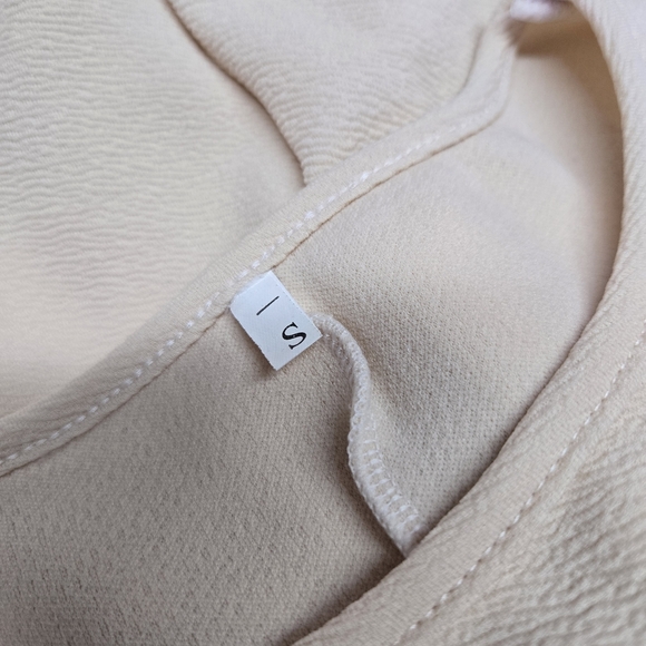 NWOT Chic Slit-Sleeve Mini Dress in Light Khaki sz S - Picture 5 of 6